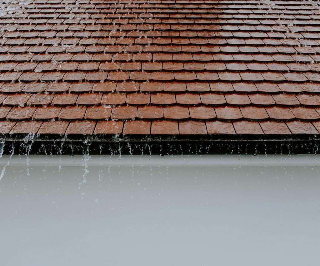 Commercial Roof Maintenance: Knowing when to Repair your Roof – and when to Replace It